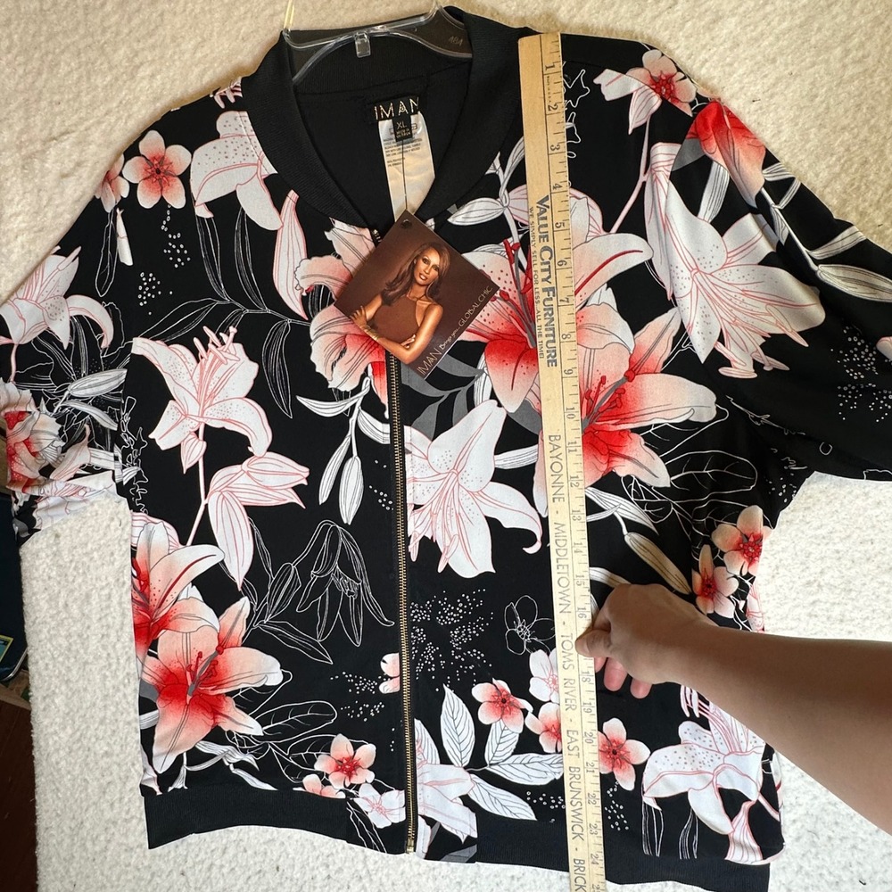 IMAN Global Chic Floral Bomber Jacket Black Red Tropical Lily Print Size XL NWT - Picture 7 of 14